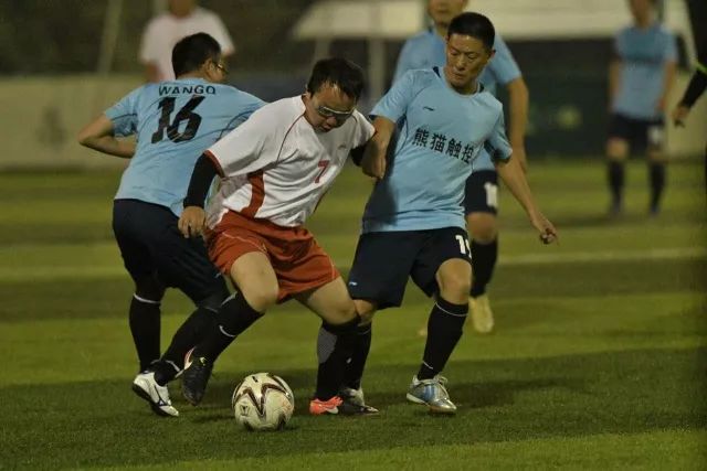 大马丁11次扑救创纪录，阿根廷成决赛历史首支90分钟零射门的球队