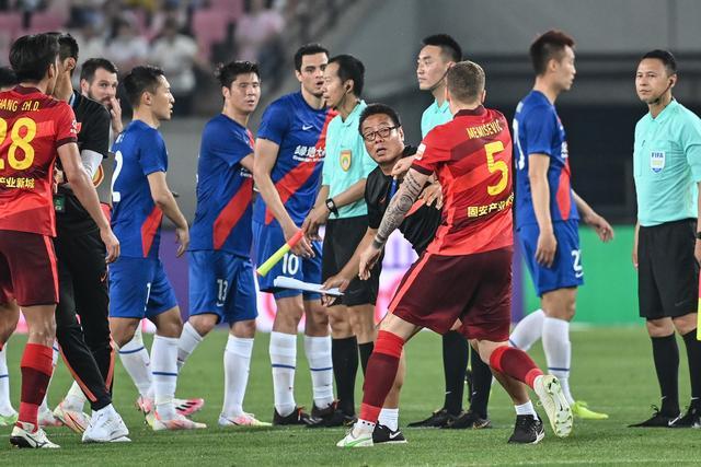 马卡：B席希望尽快确定未来专注于世界杯，马竞、巴萨争夺球员