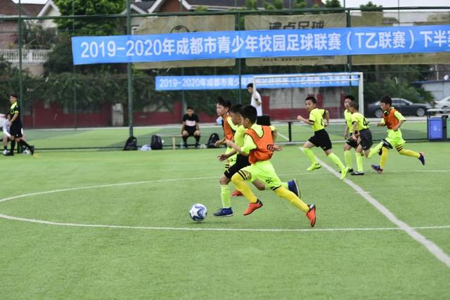 😂夺笋啊！球迷DIY了一套尼克斯版本福克斯4号球衣